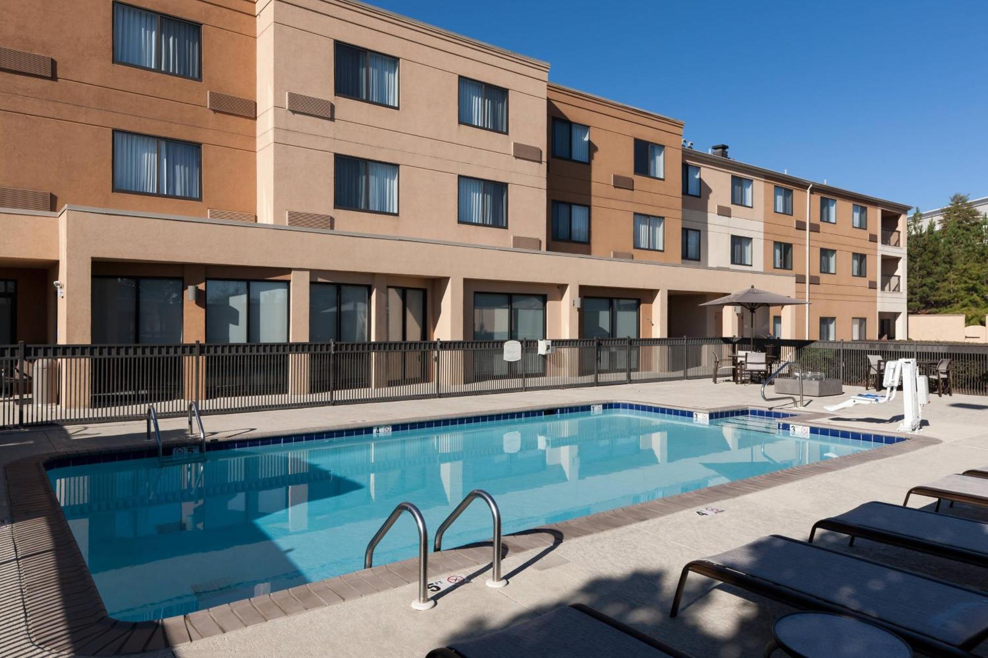 Courtyard By Marriott Birmingham Trussville Exterior photo